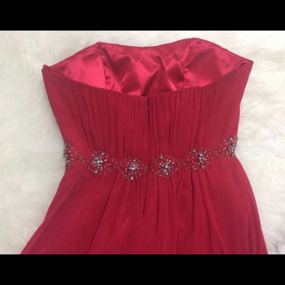 Red Strapless Flowy Dress - Picture 4 of 5
